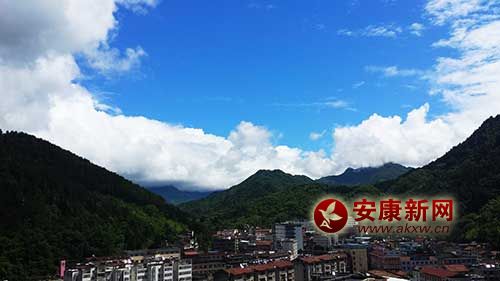 �����Ĩ�{