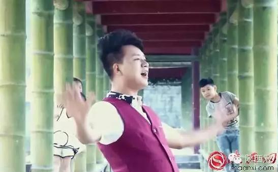 ƽ��С������l���ˡ�